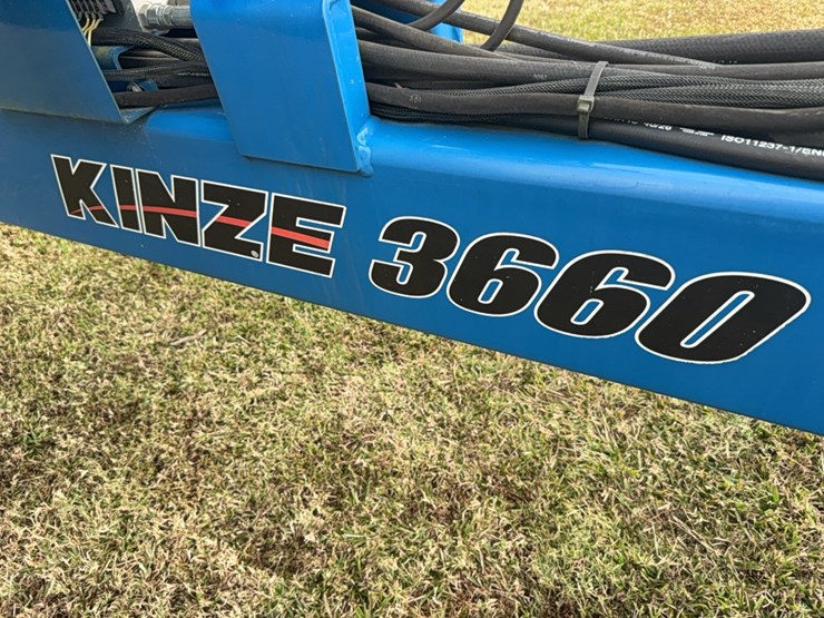 kinze-3660-image-12