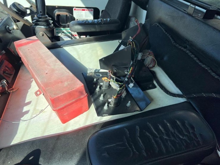 2014-mack-leu613-image-35