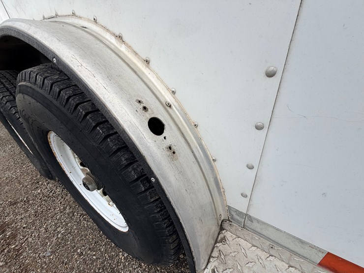 #2153-•-s&s-gooseneck-horse-trailer-image-30