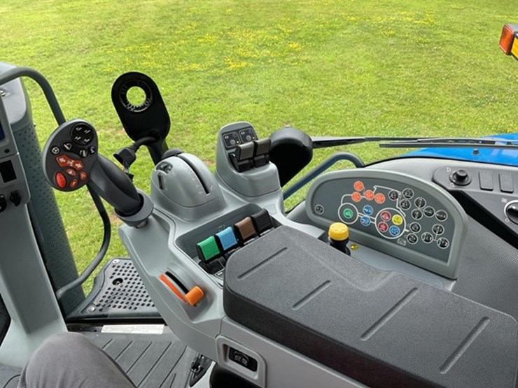 2019-new-holland-t8.410-image-18