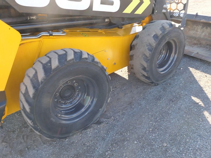 2017-jcb-3ts-8w-image-16