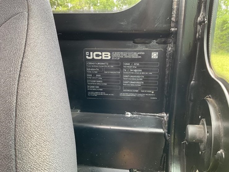 2022-jcb-525-60-image-16