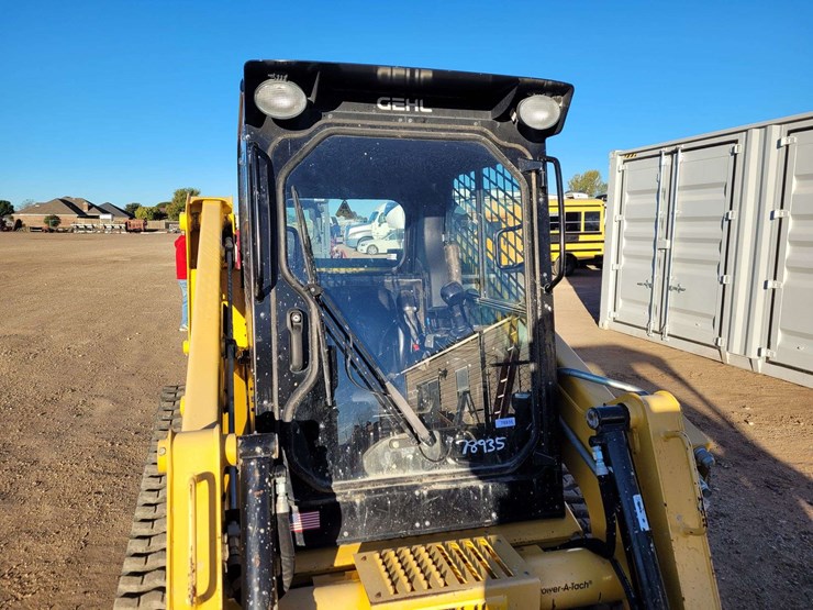 2022-gehl-rt215-image-9