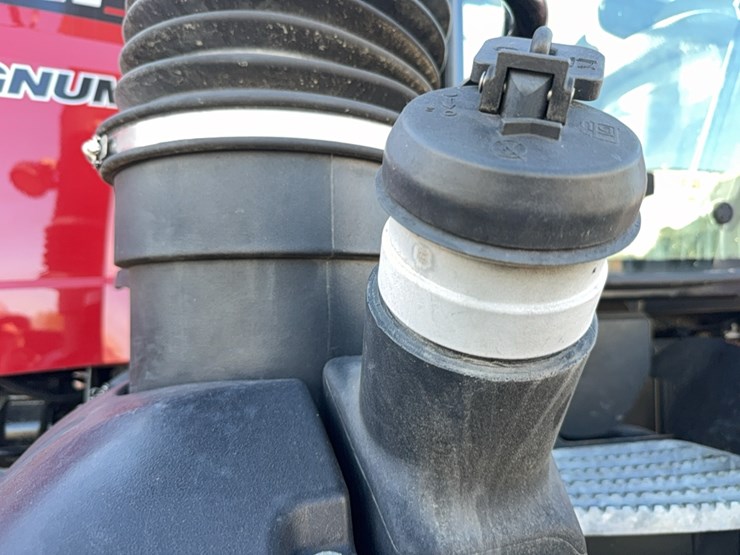 2017-case-ih-magnum-250-image-115