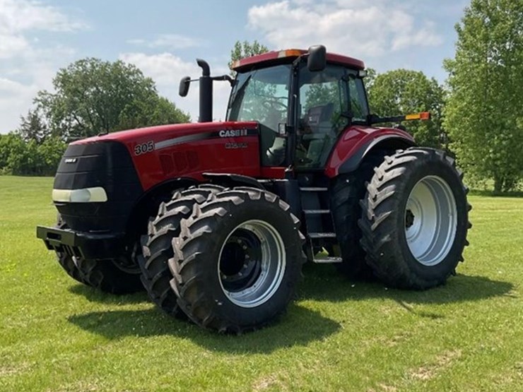2010-case-ih-magnum-305-image-1