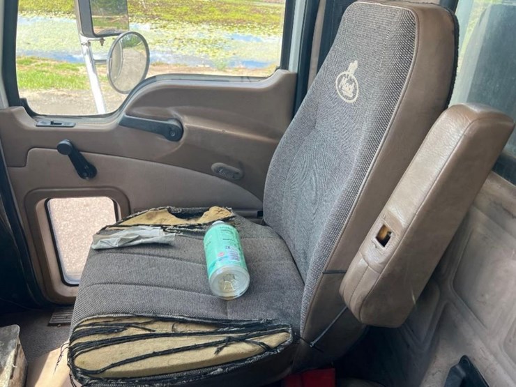 mack-granite-cv713-image-28