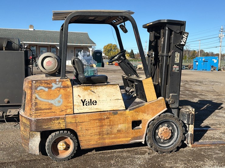 #1353-•-yale-gtc080-forklift-image-6