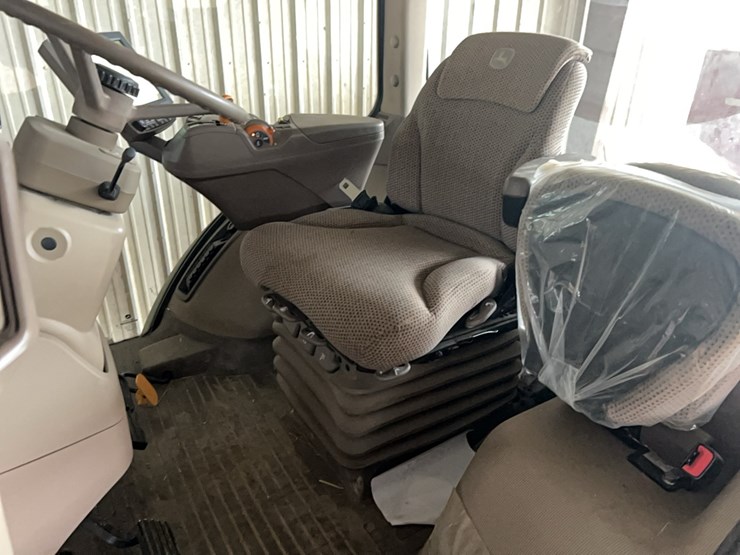 john-deere-7210-image-15