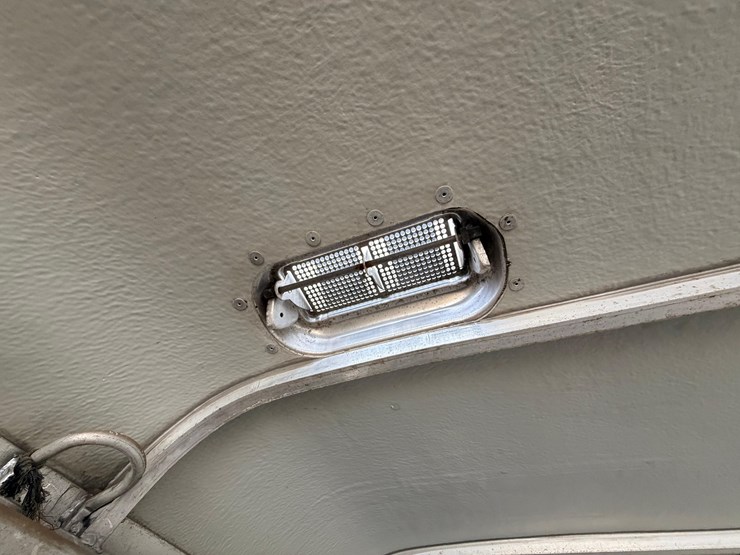 #2153-•-s&s-gooseneck-horse-trailer-image-15