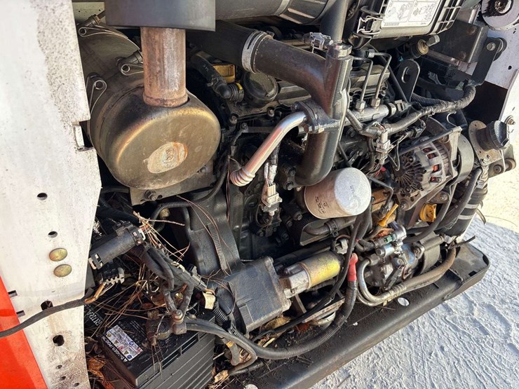 2017-bobcat-s650-image-13