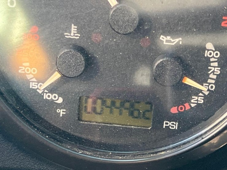 2015-mack-leu633-image-42