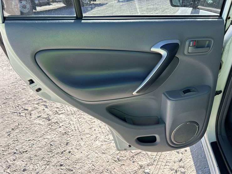 2003-toyota-rav4-image-20