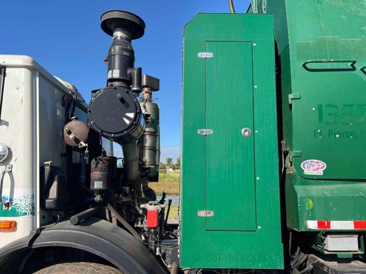 2013-mack-leu633-image-11