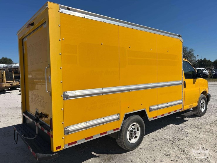 2019-gmc-3500-image-3