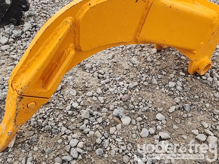 2025-caterpillar-305-image-7