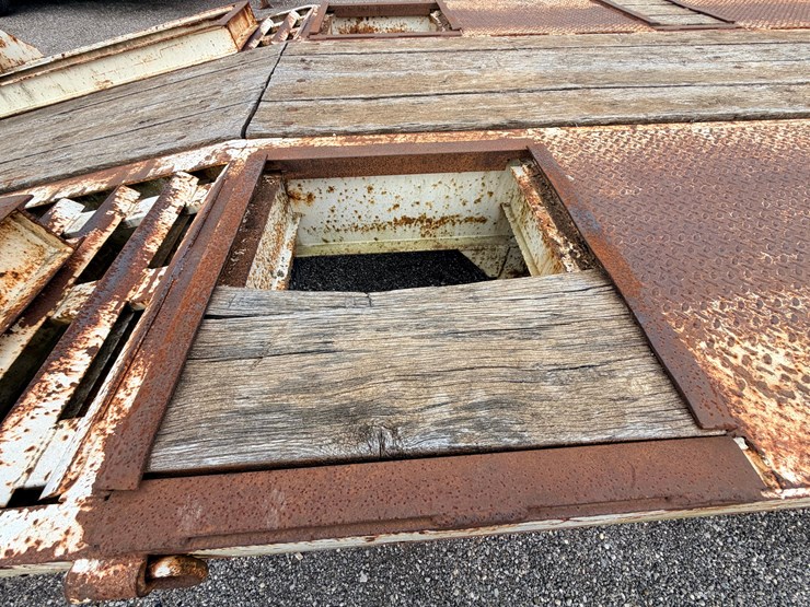 #2201-•-1989-international-equipment-trailer-image-20