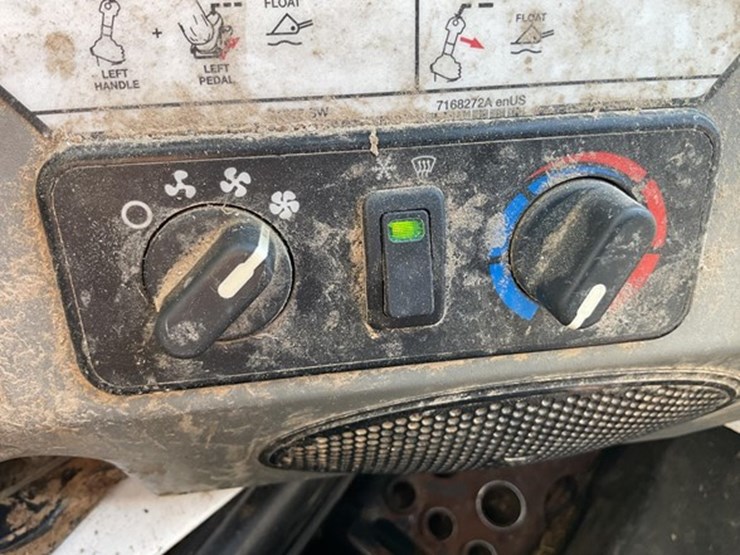 2019-bobcat-s740-image-19