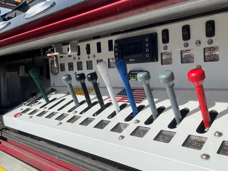 #3824-•-2019-peterbilt-heavy-rotator-(has-mn-title-in-delay,-may-take-6-8-weeks)-image-74