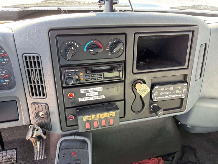 2006-international-durastar-4300-image-35