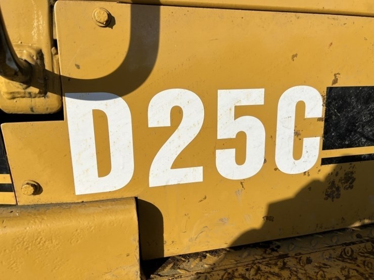 1990-caterpillar-d30d-image-9