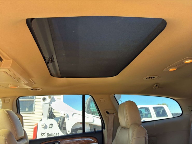 2012-buick-enclave-image-8