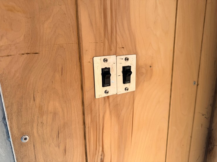 #2153-•-s&s-gooseneck-horse-trailer-image-10