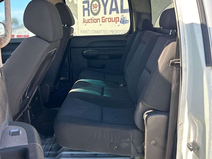 2012-chevrolet-silverado-1500-image-21