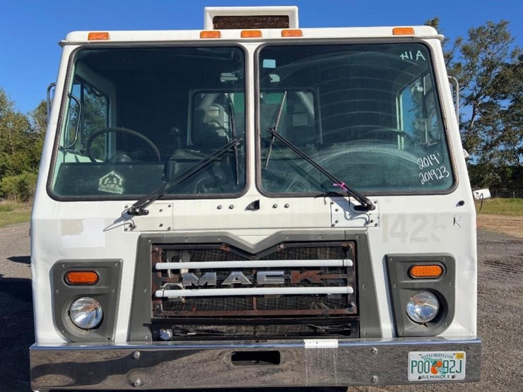 2014-mack-leu613-image-31