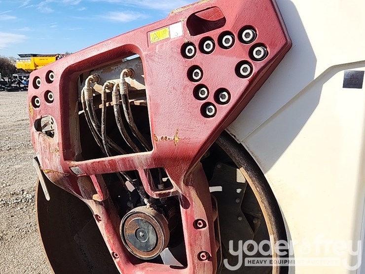 2018-dynapac-cc4200-image-26