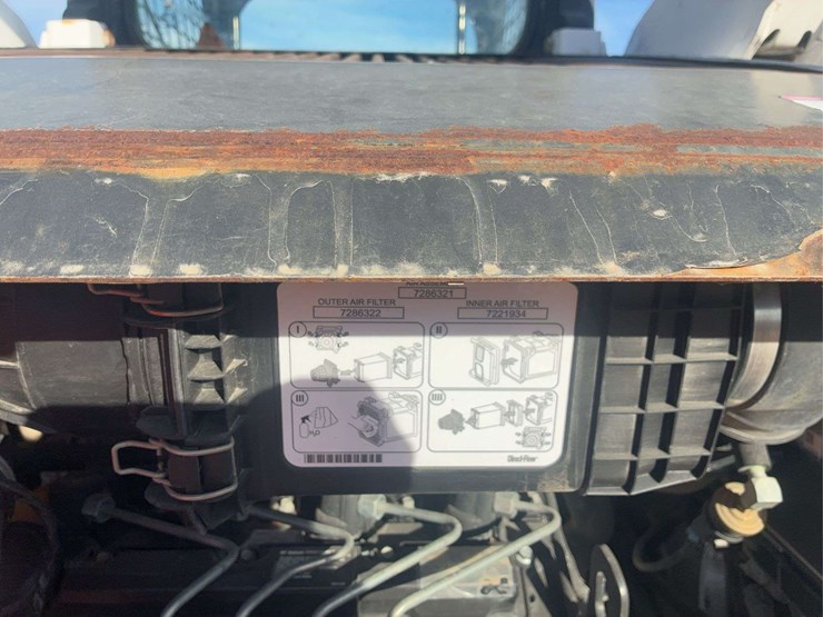 2019-bobcat-s570-image-23