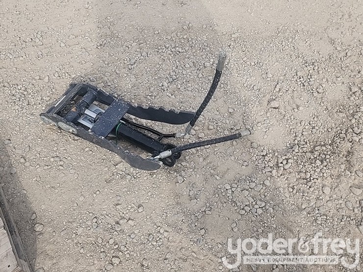 hydraulic-thumb-to-suit-excavator-image-3