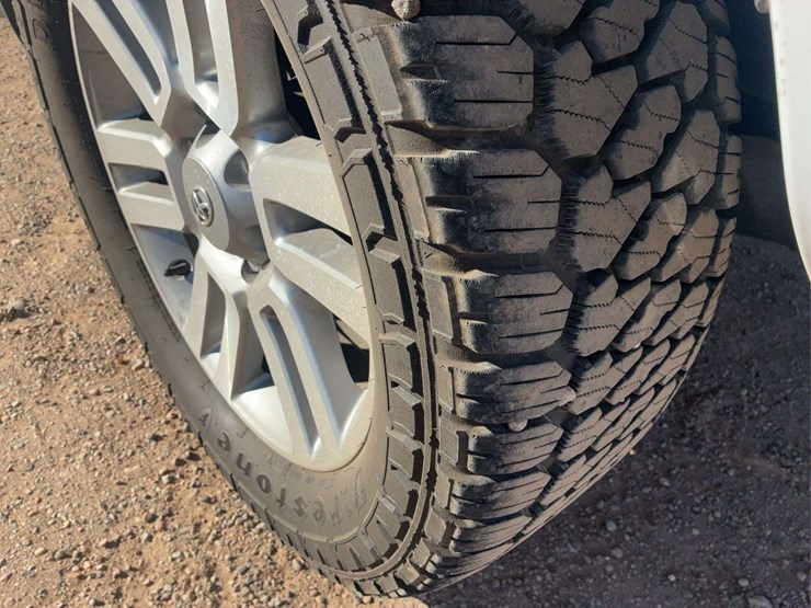 2016-toyota-4-runner-image-28