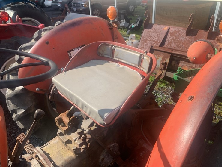 massey-ferguson-135-image-10