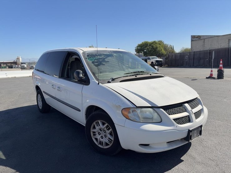 2002-dodge-grand-caravan-image-2