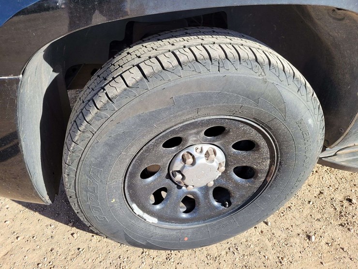 2010-chevrolet-tahoe-ls-image-14