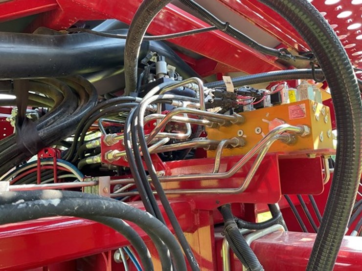 2022-case-ih-2150-image-15