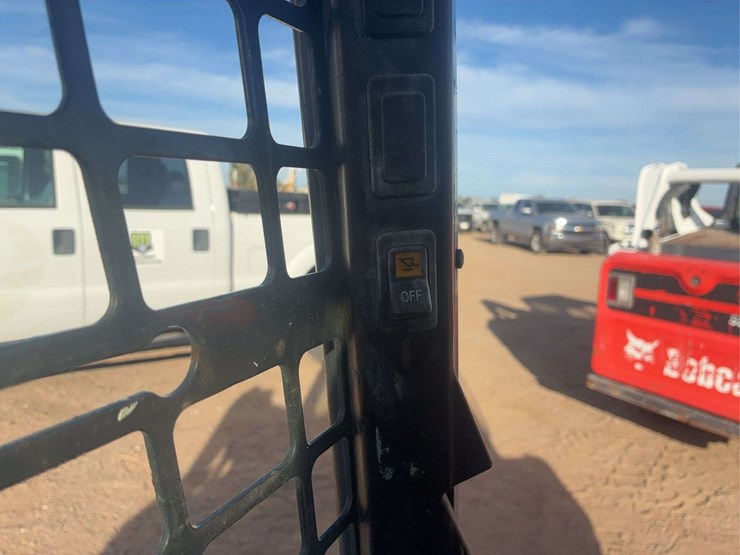 2019-bobcat-s570-image-14