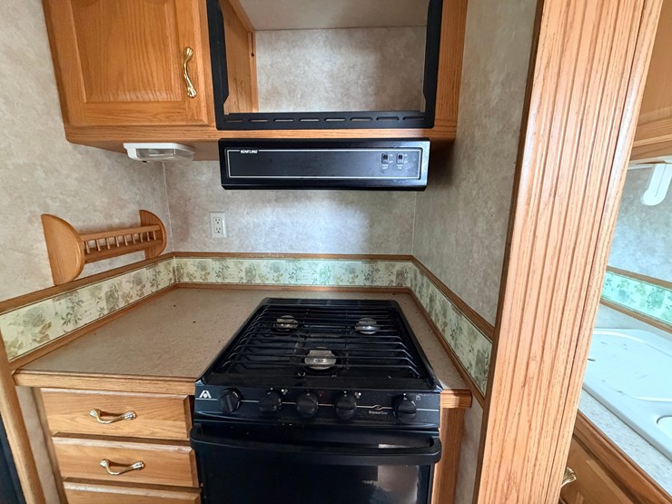 #2250-•-2005-nu-wa-hitchhiker-ii-ls-fifth-wheel-travel-trailer-image-29