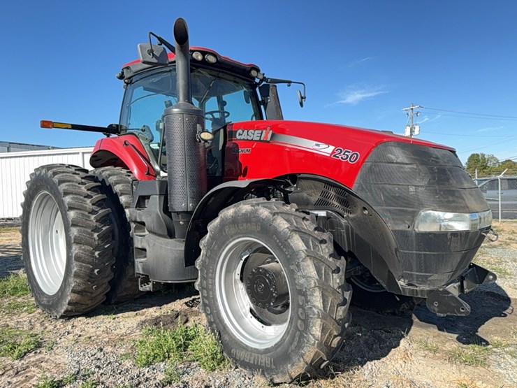 2017-case-ih-magnum-250-image-1