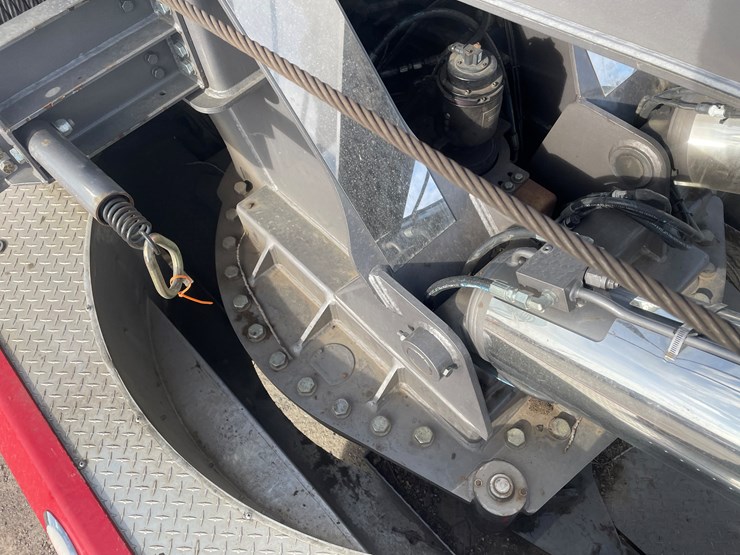 #3822-•-2019-peterbilt-heavy-rotator-truck-(has-mn-title-in-delay,-may-take-6-8-weeks)-image-15