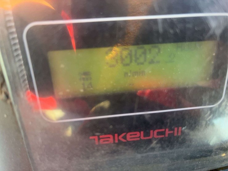 2019-takeuchi-tl8-image-11