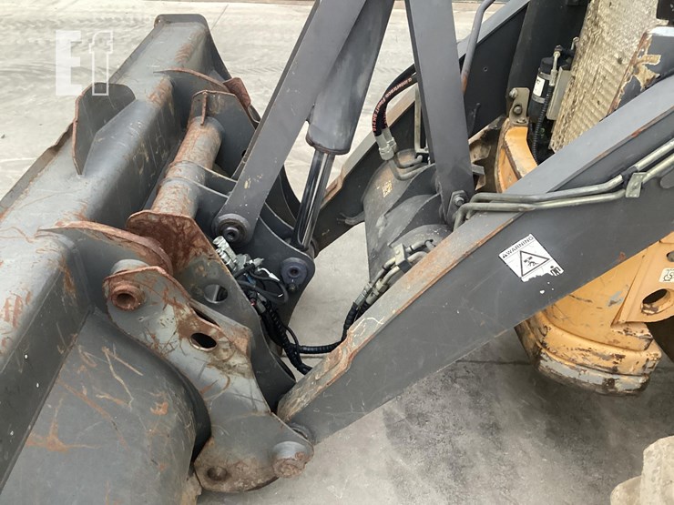 2012-volvo-bl70b-image-10