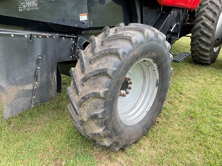2011-case-ih-6088-image-21