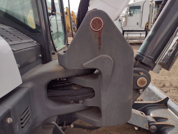 21-bobcat-e88-image-24