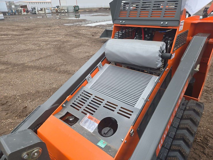 2024-hrc700-hurricane-mini-skid-steer-image-11