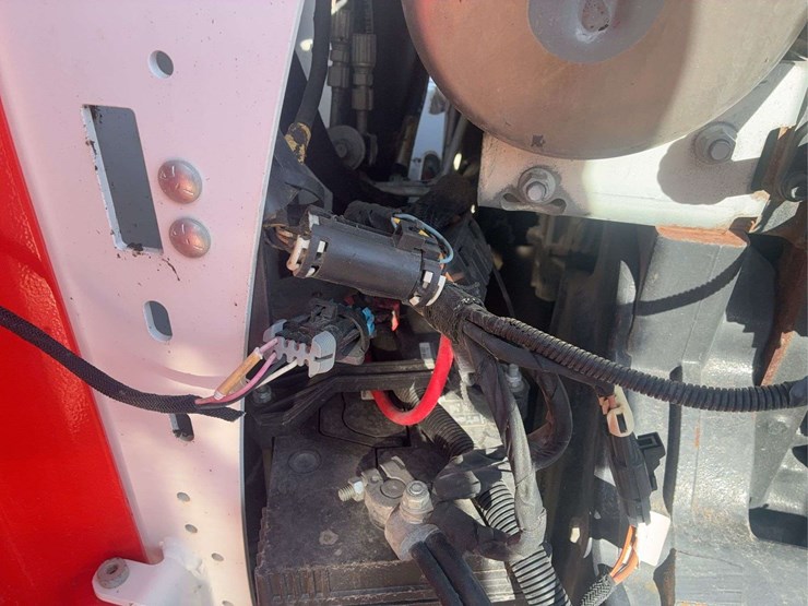 2019-bobcat-s570-image-26