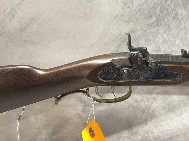 #8070-•-traditions-,-.50-cal.-muzzleloader,-sn:-202082,-(neenah,-wi)-image-5