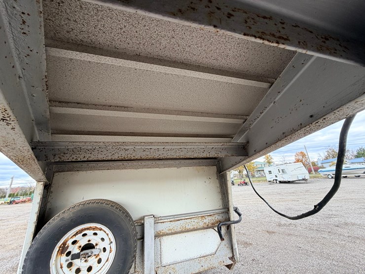 #2153-•-s&s-gooseneck-horse-trailer-image-39