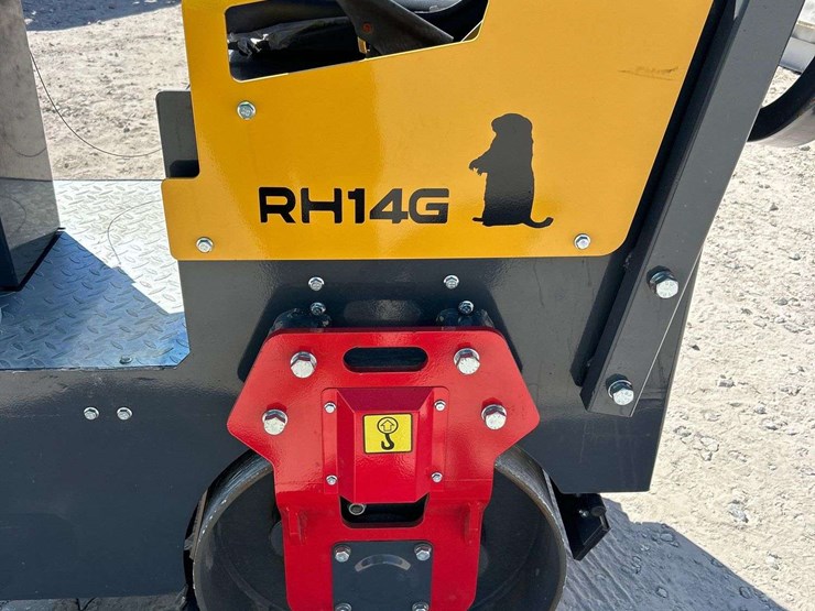 groundhog-rh14g-vibratory-articulated-tandem-smooth-drum-roller-image-17