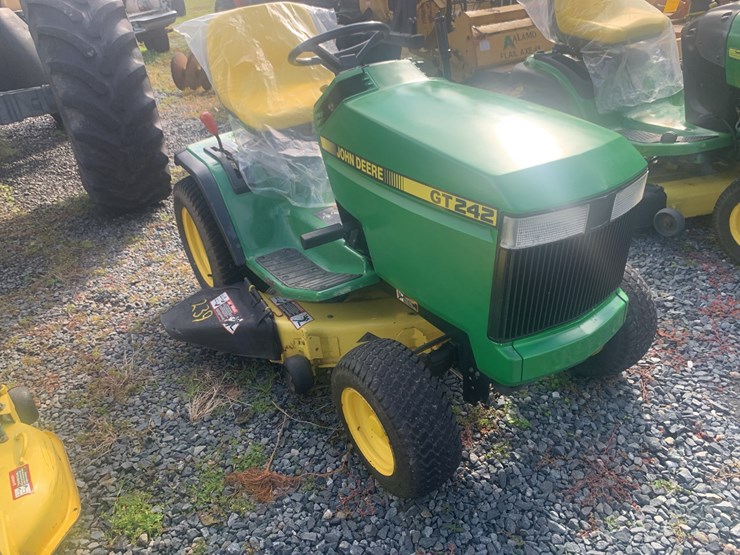 john-deere-gt242-image-3